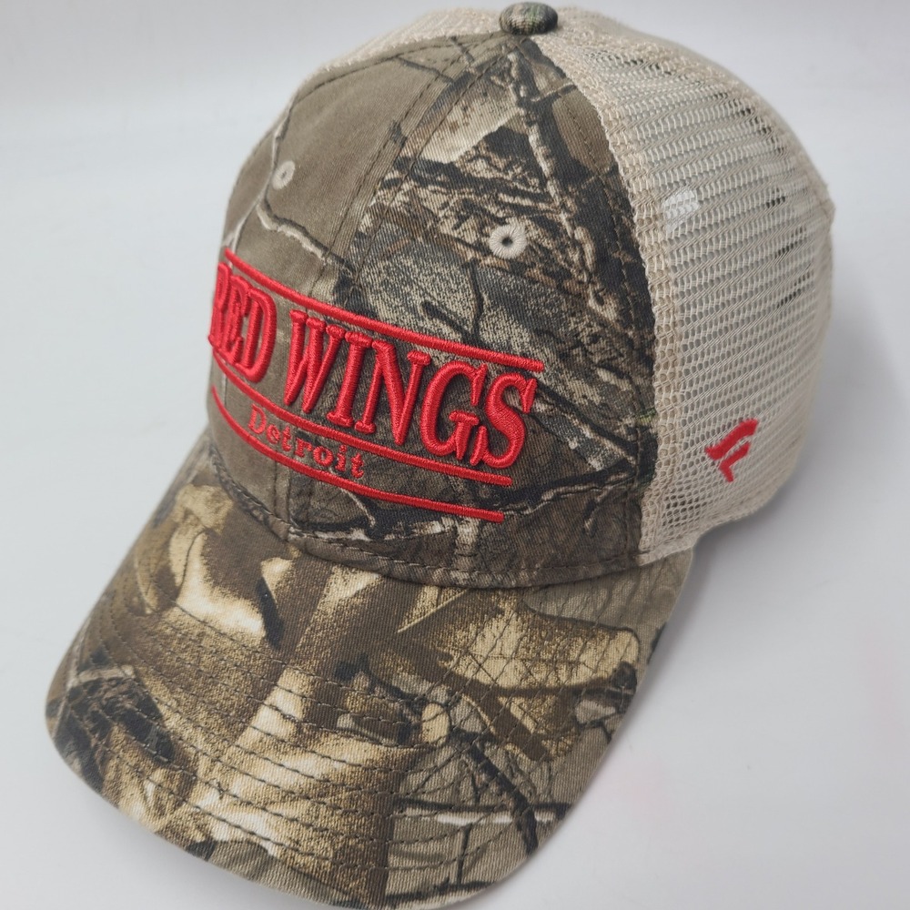 Detroit Red Wings Hat Snapback Trucker Mesh Fanatics Camo Brown NHL Split Bar
